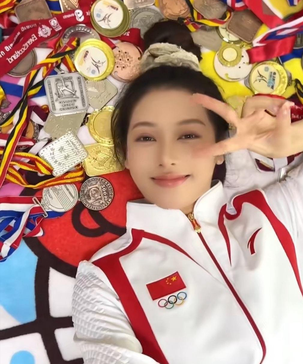 体操场外新闻不断,话题热度爆表 体操场外新闻不断,话题热度爆表