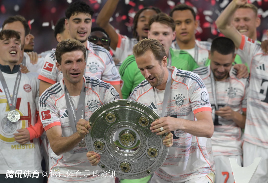 比分分析传奇谢幕,球迷泪洒赛场 比分分析传奇谢幕,球迷泪洒赛场