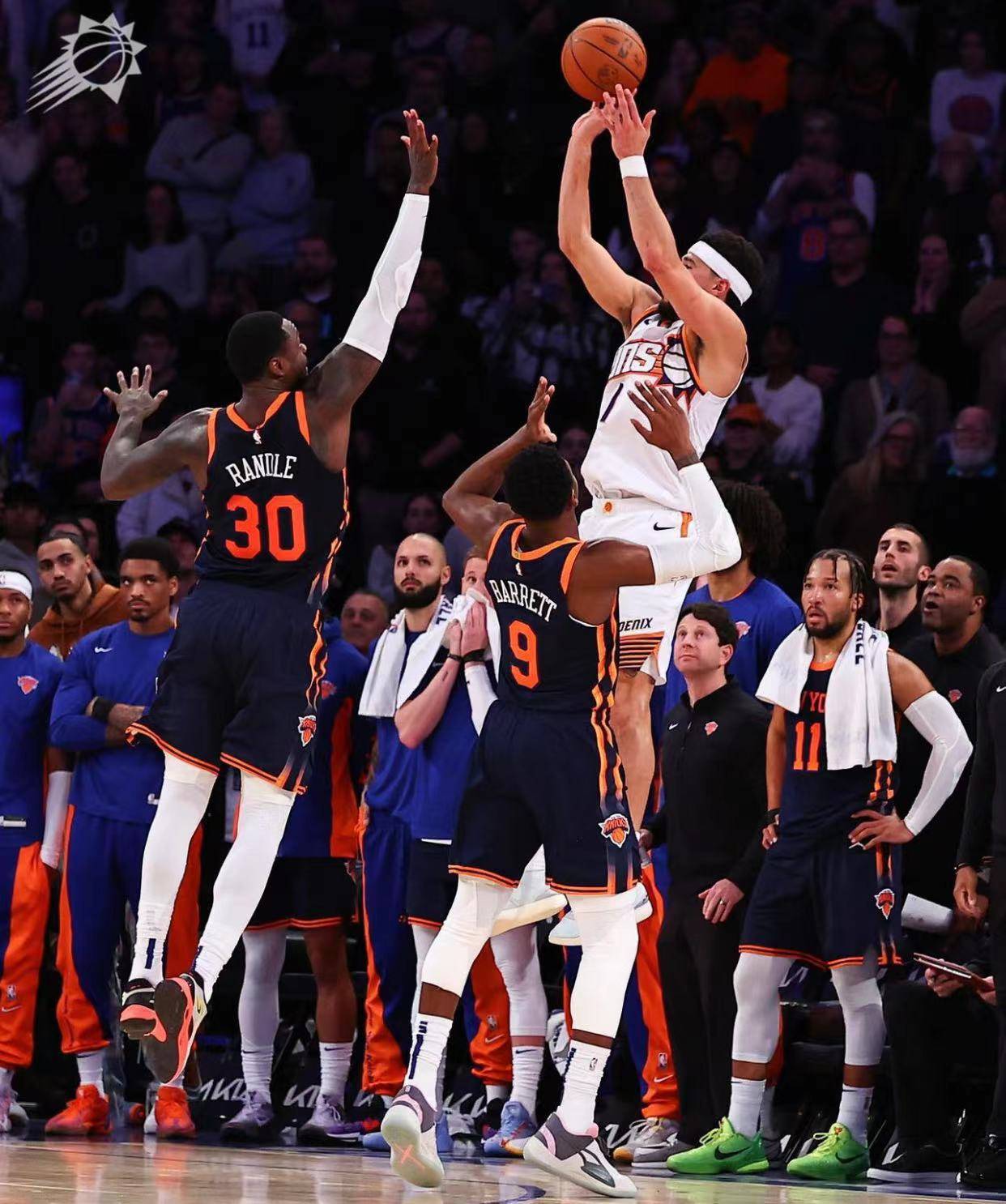 福建队横扫广东队,布克扛起全队 福建队横扫广东队,布克扛起全队