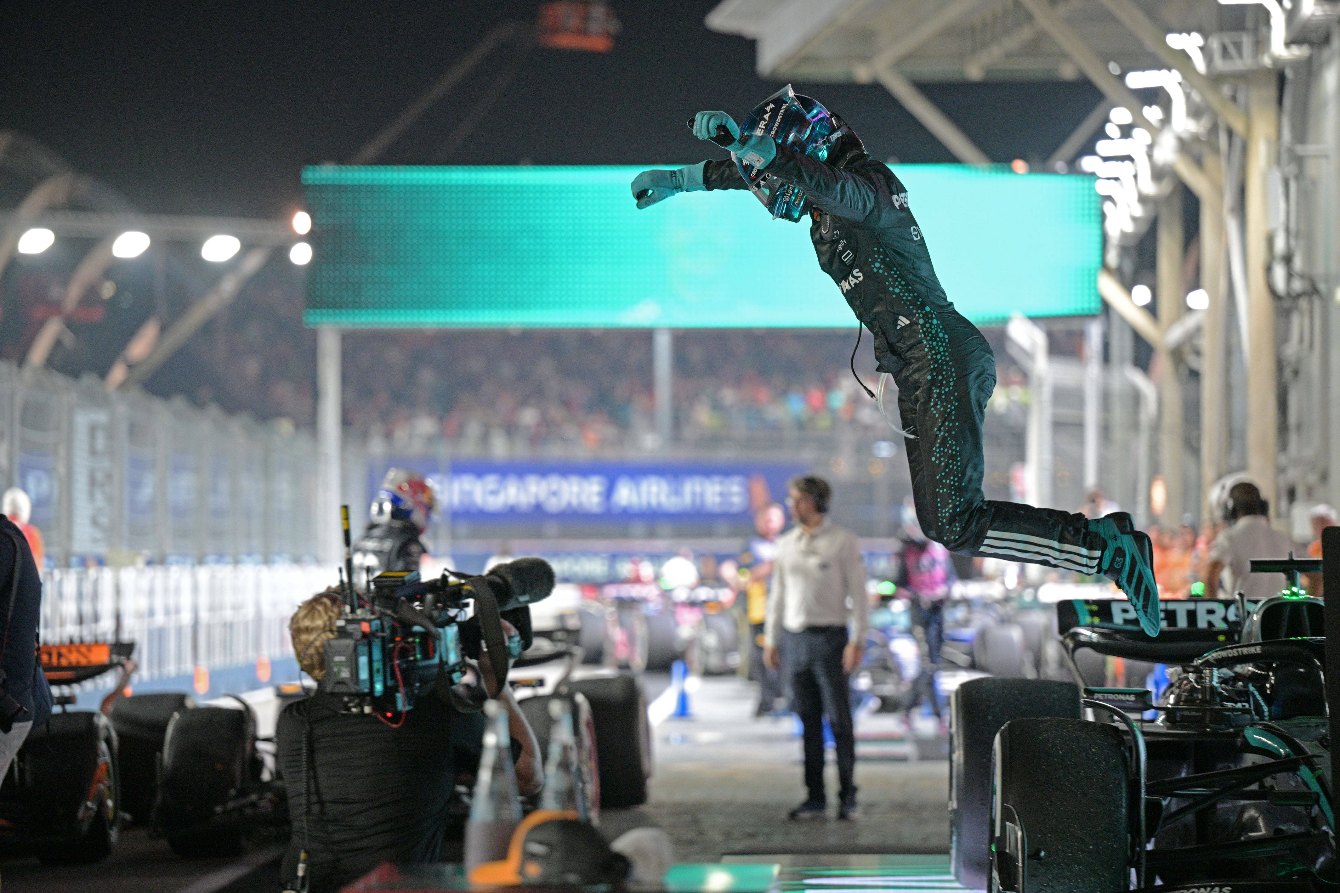 红牛二队完胜雷诺车队,拉塞尔惊艳四座的简单介绍 红牛二队完胜雷诺车队,拉塞尔惊艳四座的简单介绍