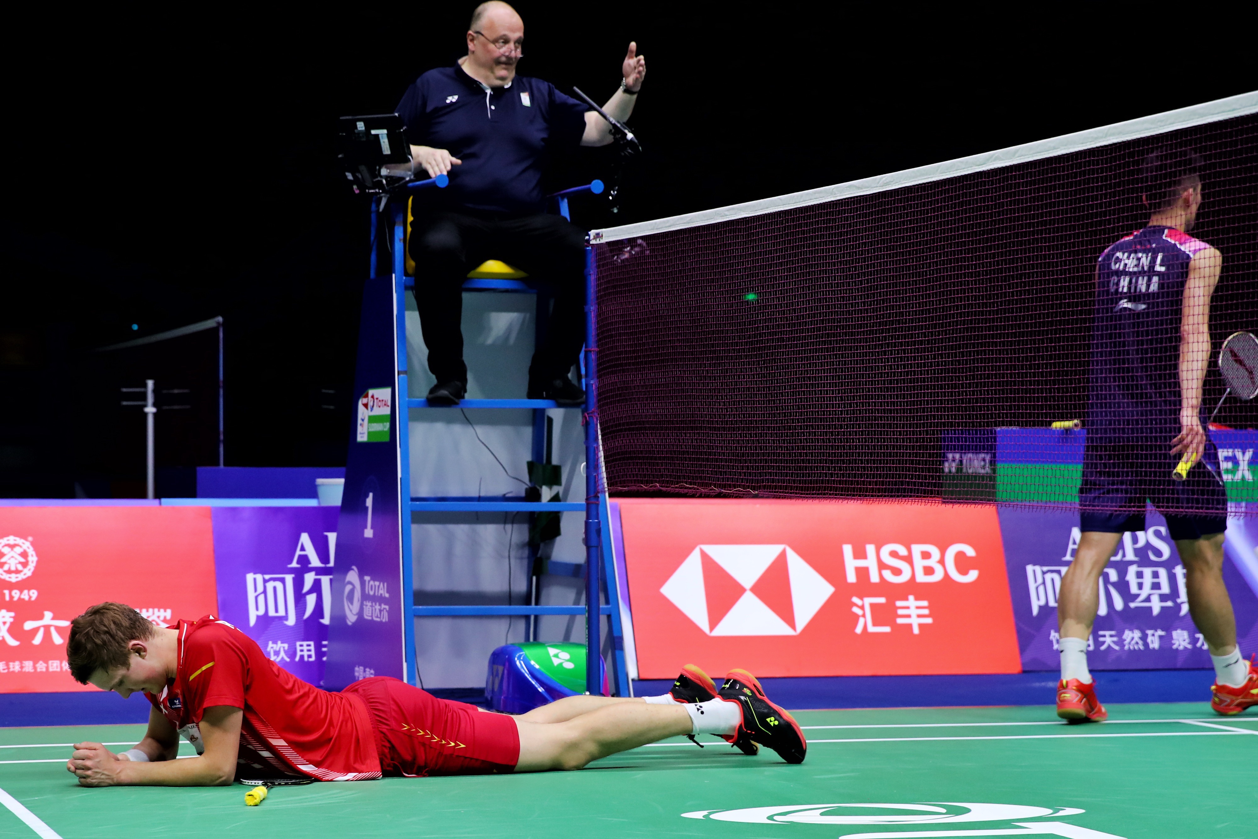 法国队碾压中国队,安赛龙点燃赛场 法国队碾压中国队,安赛龙点燃赛场