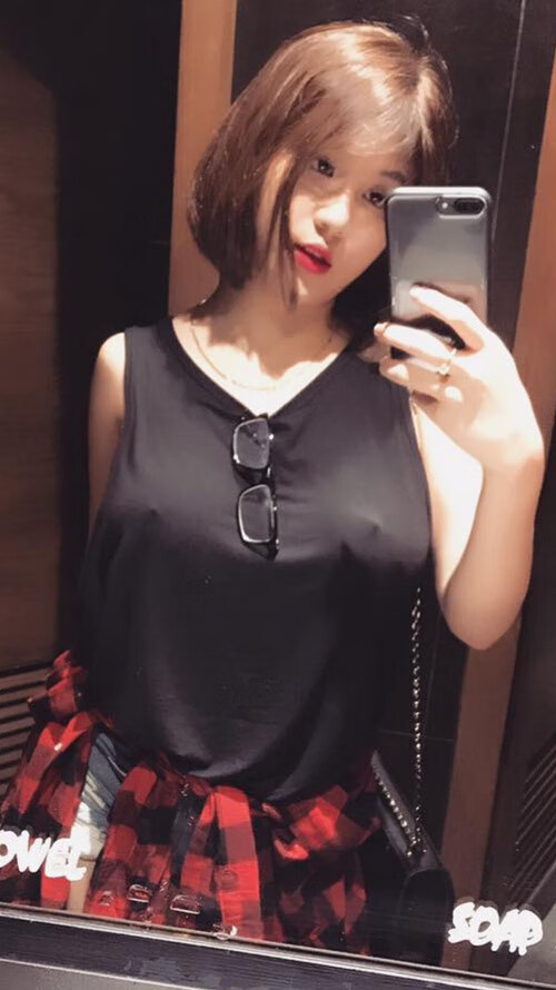 英超争冠之夜，照亮李刚仁的侧光